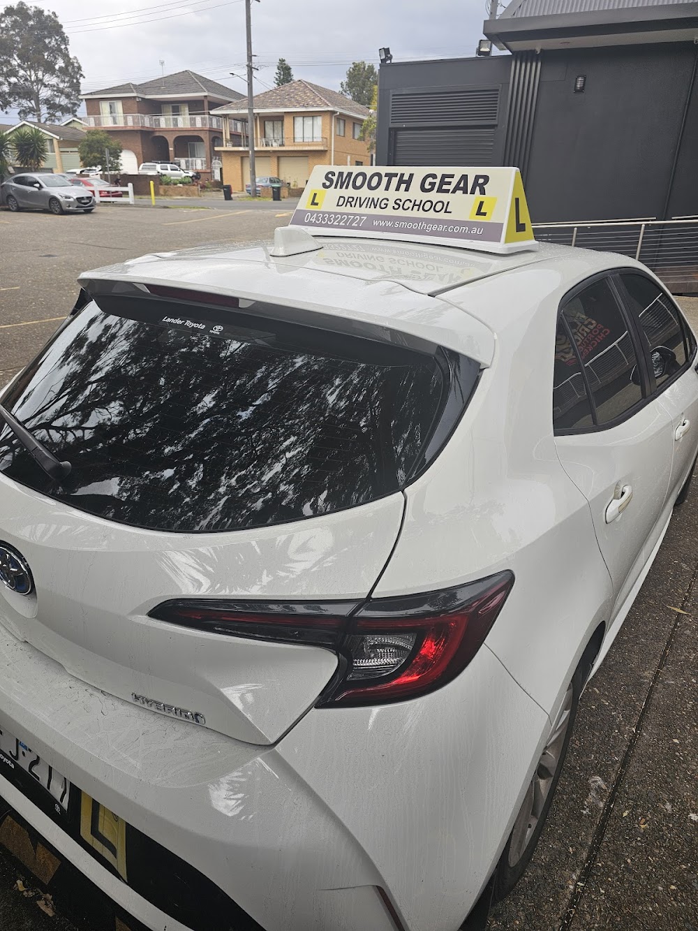 Smooth gear driving school