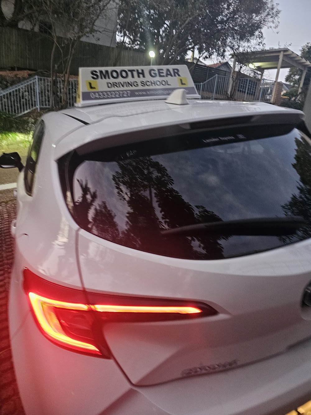 Smooth gear driving school